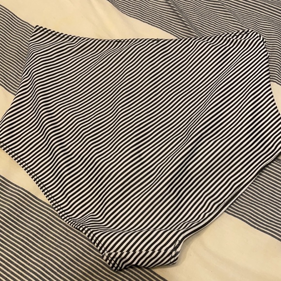 Super cute black/white striped bottoms- Medium - Picture 3 of 6